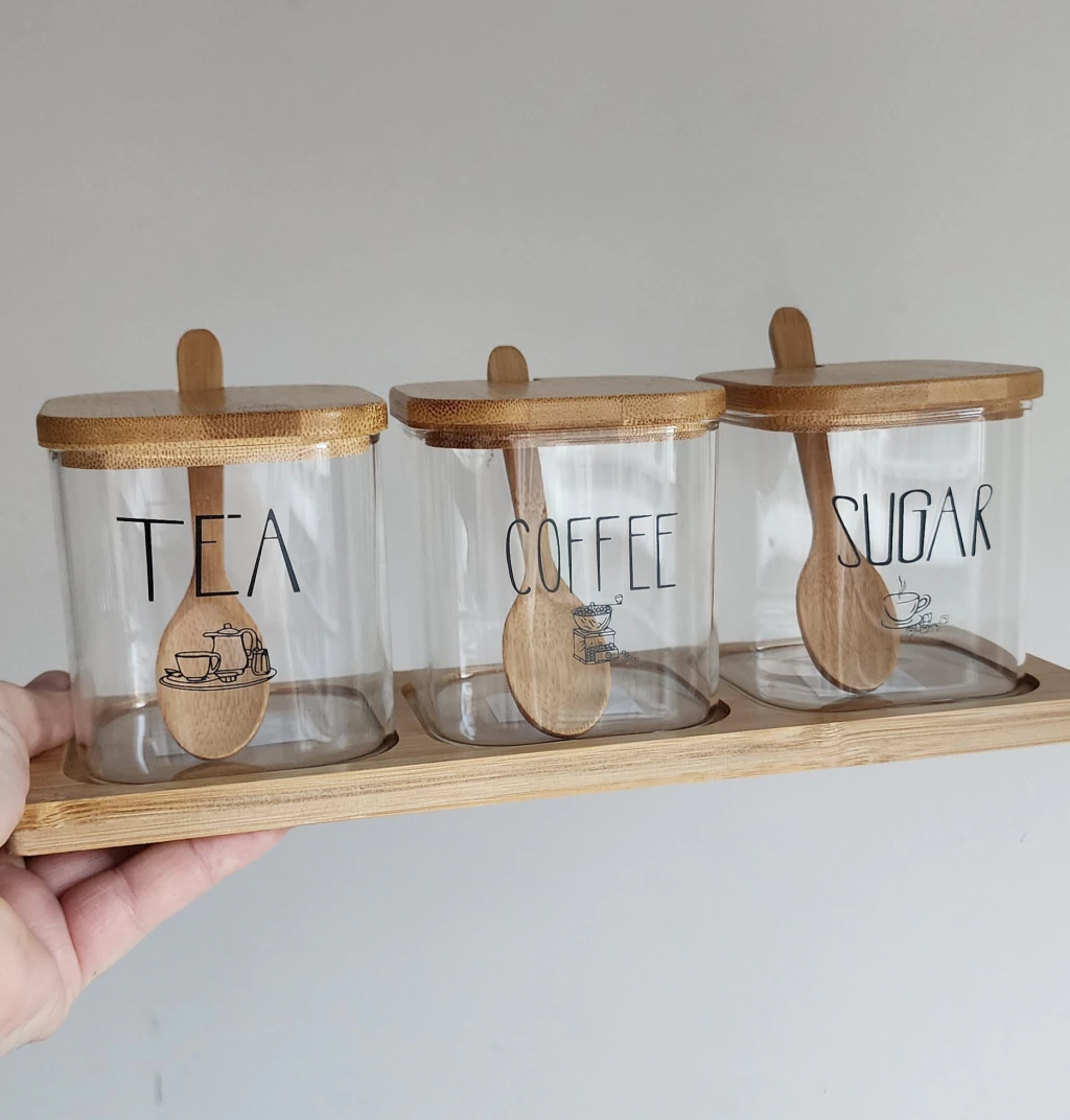 Ensemble de 3 Bocaux Thé, Sucre & Café avec Support en Bambou – 300ML