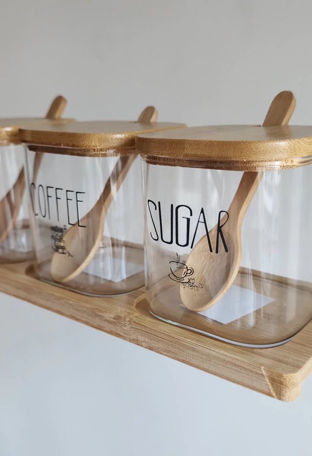 Ensemble de 3 Bocaux Thé, Sucre & Café avec Support en Bambou – 300ML